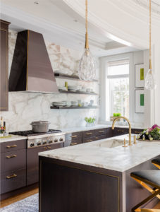 transitional kitchen, contemporary kitchen, dark wood cabinets, open kitchen shelving, metal inlay, brass inlay in cabinets, marble wall, marble backsplash, waterfall edge counter,